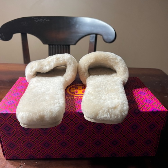 Tory Burch Jeweled Shearling slide buttermilk NEW - Picture 8 of 11